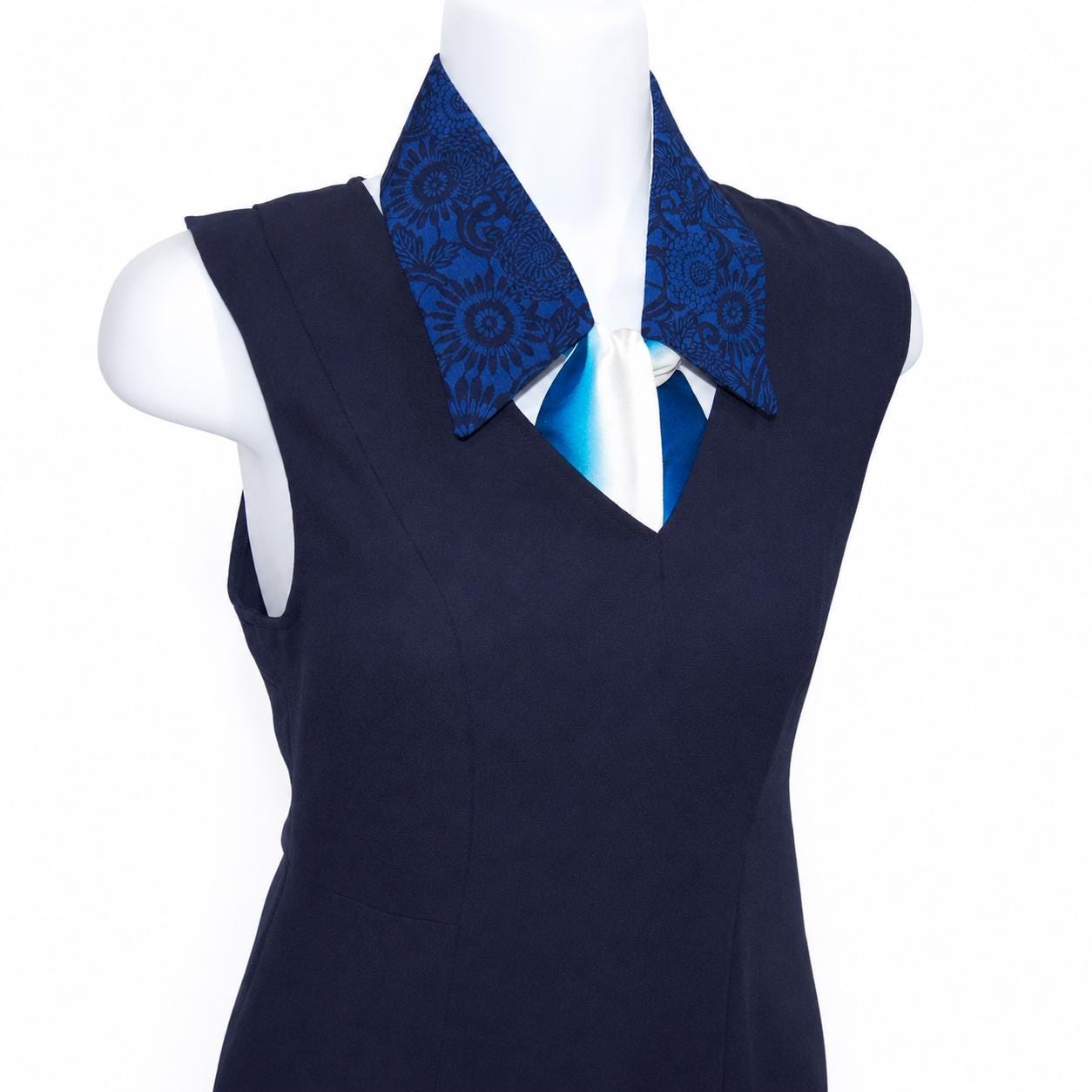 Vintage Komon Silk Detachable Collar Tie — Indigo 本藍 Kiku-Karakusa 菊唐草文