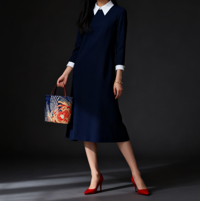 Rangiku 乱菊 Chrysanthemum Vintage Obi Silk Tote in Navy Red