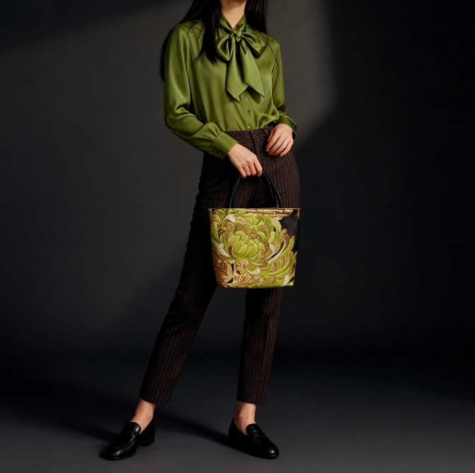 Rangiku 乱菊 Chrysanthemum Vintage Obi Silk Tote in Green Gold