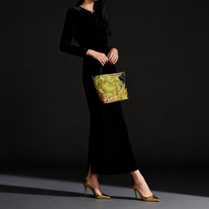 Rangiku 乱菊 Chrysanthemum Vintage Obi Silk Tote in Green Gold