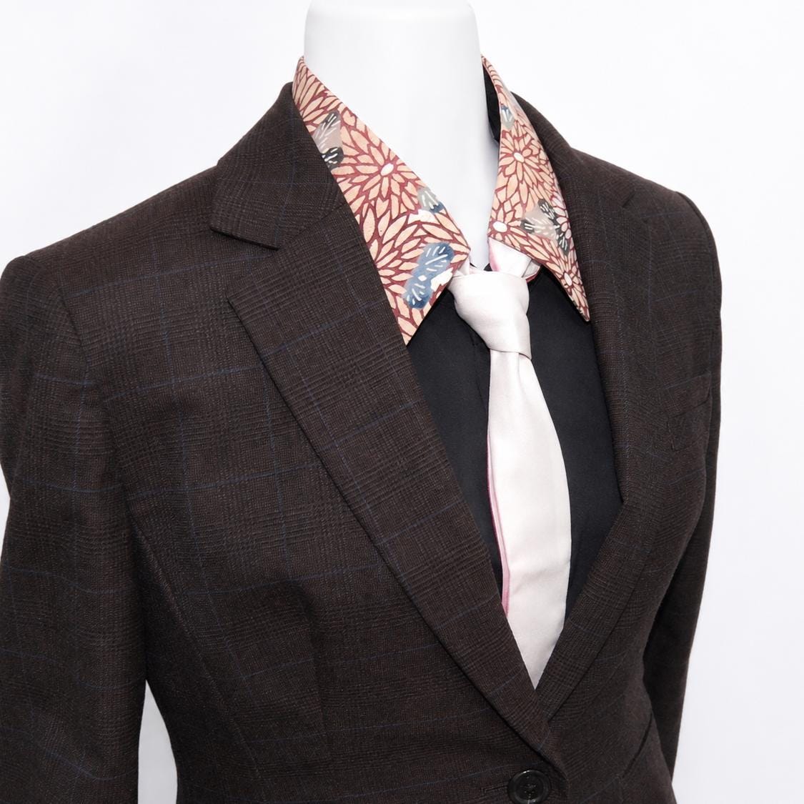 Vintage Komon Silk Detachable Collar Tie — Kiku-Zukushi Chrysanthemum Motif 菊尽くし