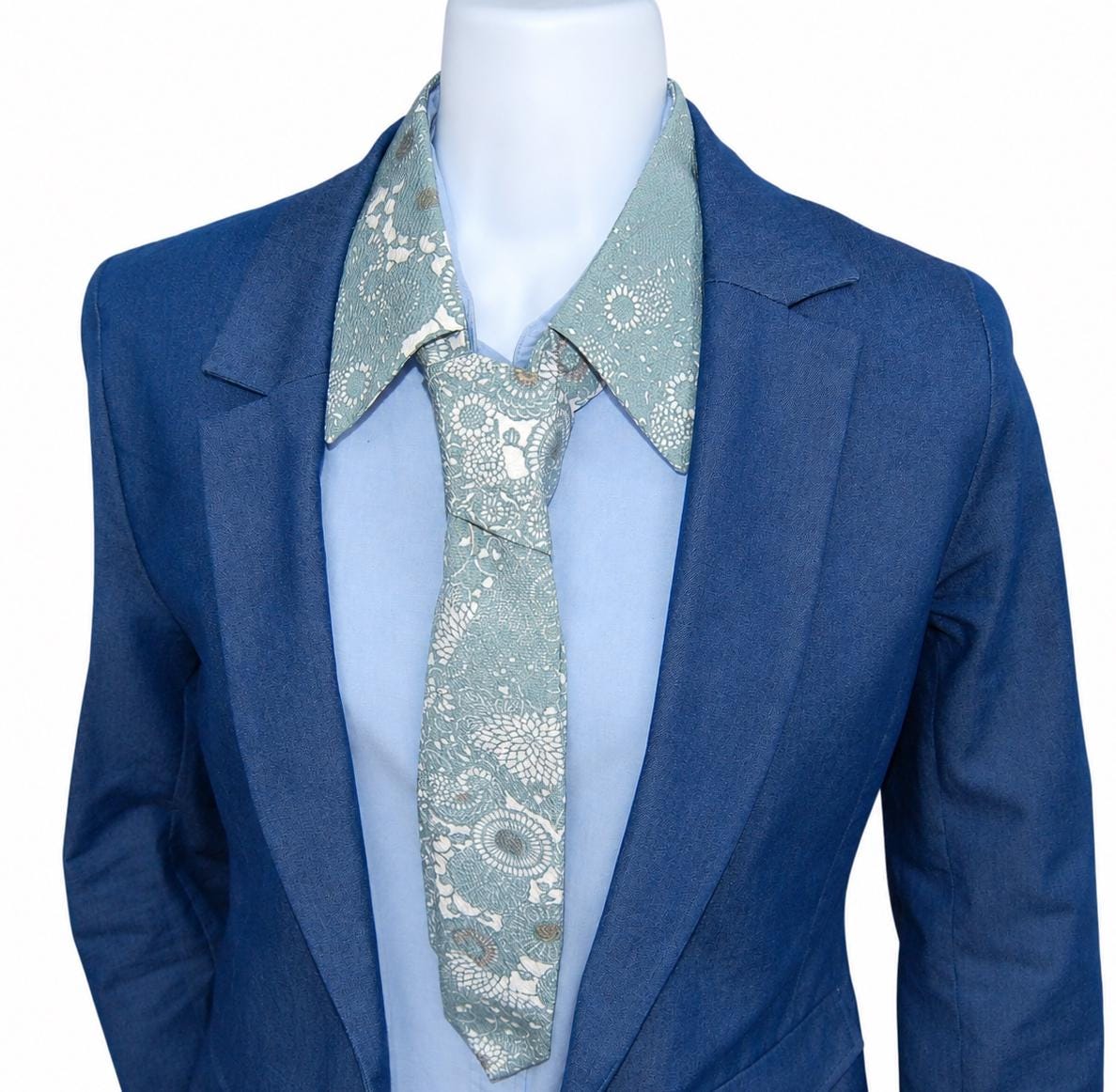 Vintage Komon Silk Detachable Collar Tie — Blue-Grey Kiku-Karakusa 菊唐草文