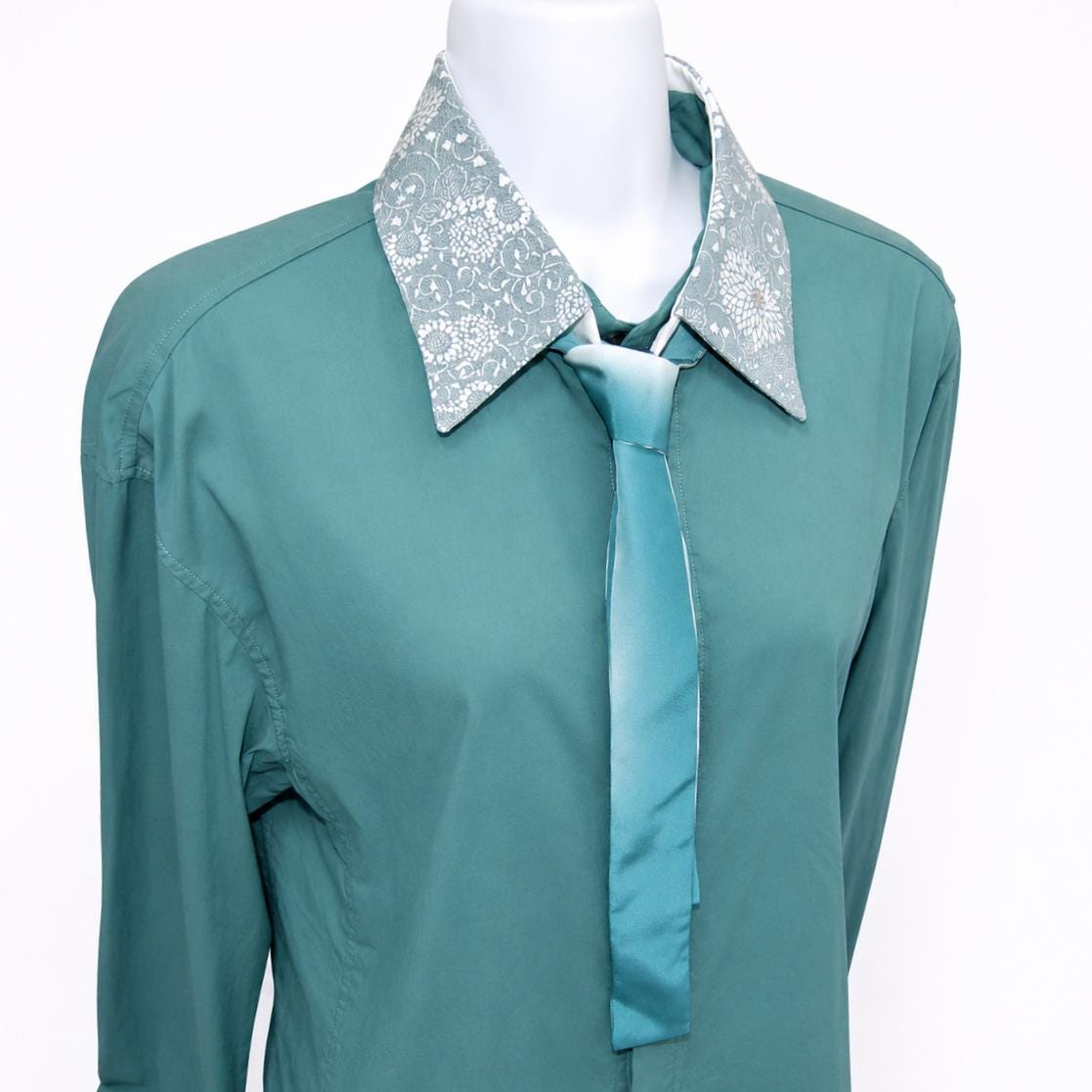 Vintage Komon Silk Detachable Collar Tie — Blue-Grey Kiku-Karakusa 菊唐草