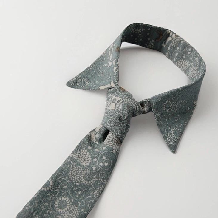Vintage Komon Silk Detachable Collar Tie — Blue-Grey Kiku-Karakusa 菊唐草文