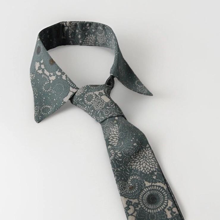 Vintage Komon Silk Detachable Collar Tie — Blue-Grey Kiku-Karakusa 菊唐草文