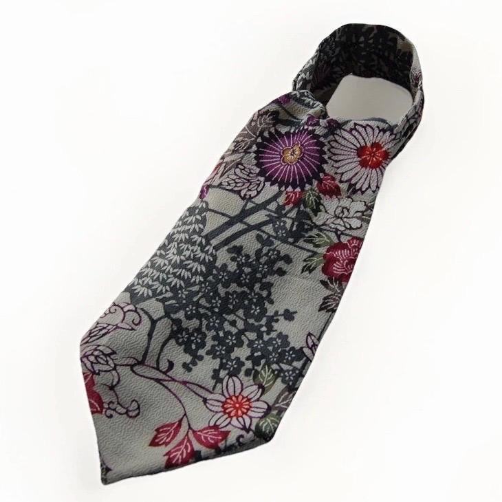 Vintage Komon Kimono Silk Cravat — Subdued Floral Motifs 菊唐草文
