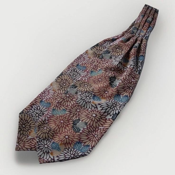 Vintage Komon Kimono Silk Cravat — Kiku-Zukushi Chrysanthemum 菊尽くし