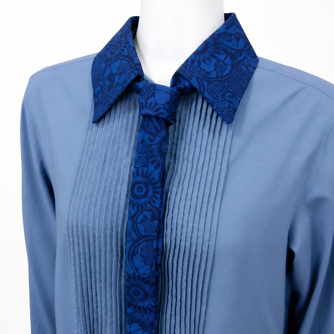 Vintage Kimono Silk Detachable Collar Tie — Indigo 本藍 Kiku-Karakusa 菊唐草