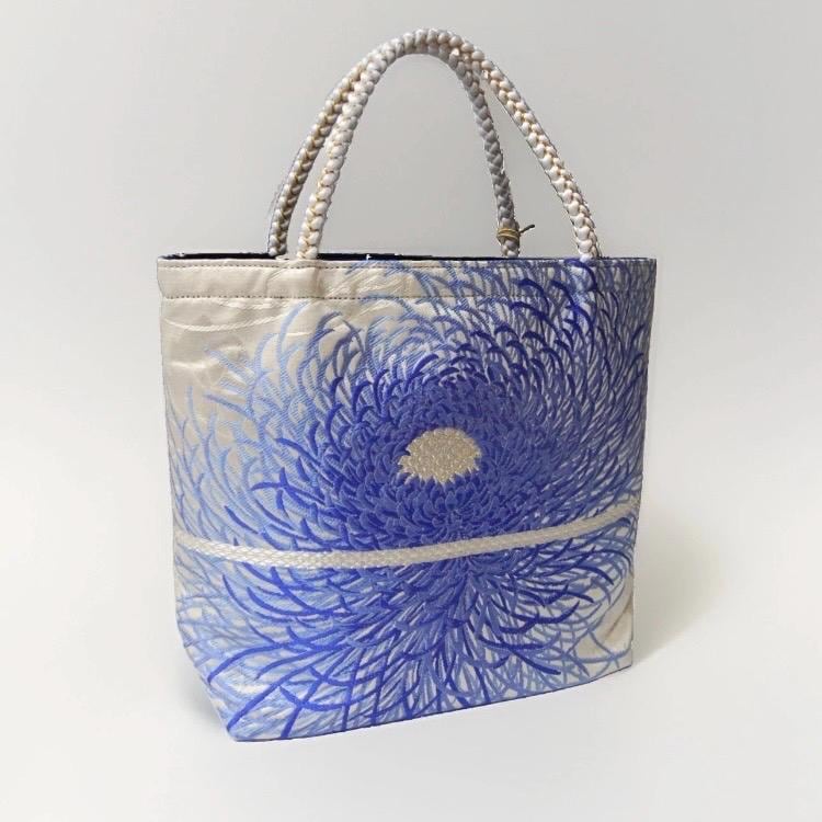 Rangiku 乱菊 Chrysanthemum Vintage Obi Silk Tote in Blue Silver — image 9