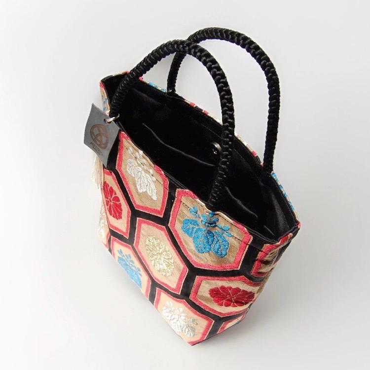 Kikkō Geometric Vintage Obi Silk Tote in Ivory Gold Vermilion Black Blue — image 6