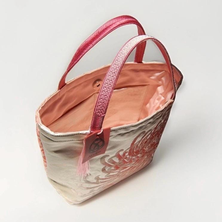 Two-Sided Rangiku 乱菊 Chrysanthemum Vintage Obi Silk Tote in Soft Pink — image 8