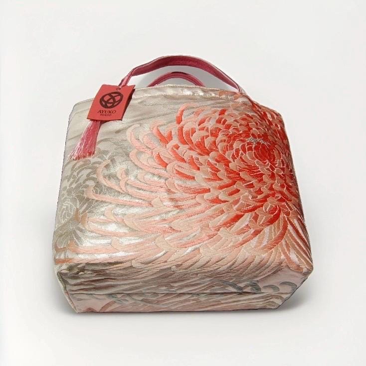 Two-Sided Rangiku 乱菊 Chrysanthemum Vintage Obi Silk Tote in Soft Pink — image 6